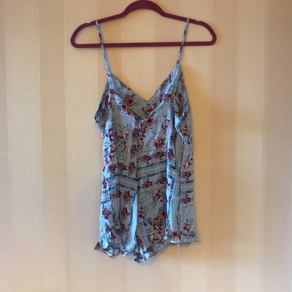 YOUNG BOHEMIANS Light Blue Floral Romper - Picture 6 of 6